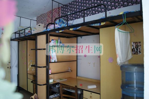 湖南商務(wù)職業(yè)技術(shù)學(xué)院宿舍條件、住宿好嗎、寢室情況
