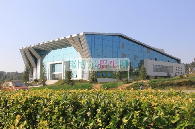 貴州職業(yè)技術(shù)學(xué)院招生辦聯(lián)系電話(huà)