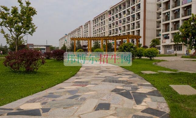 武漢城市職業(yè)學(xué)院招生辦聯(lián)系電話(huà)