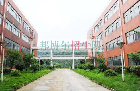 湖南中醫(yī)藥高等?？茖W(xué)校