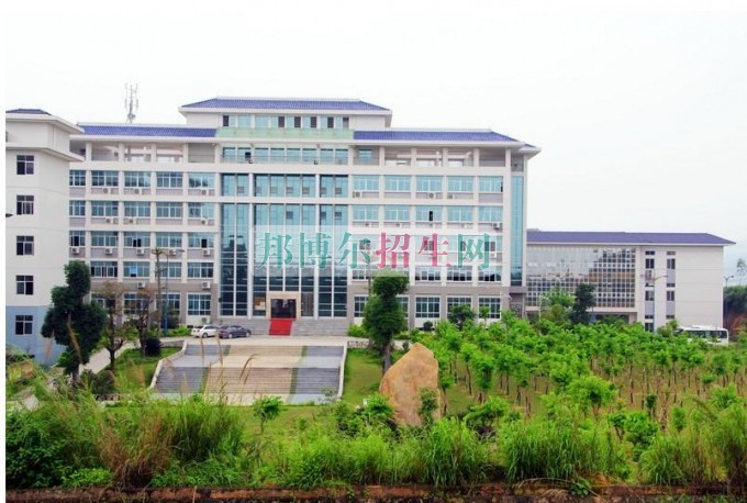 廣東信息工程職業(yè)學(xué)院招生辦聯(lián)系電話(huà)