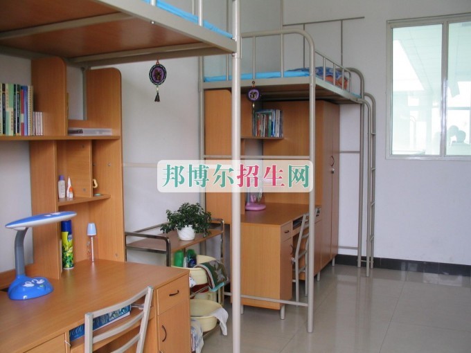 上中?？梢钥即髮W(xué)嗎