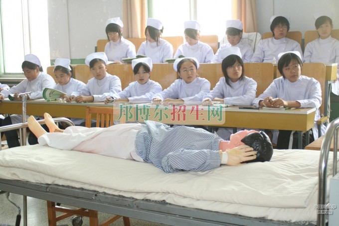 成都哪些大專學(xué)校有涉外護理