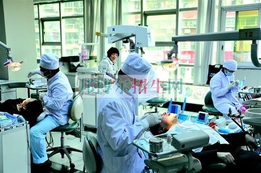 成都女生讀口腔醫(yī)學好嗎