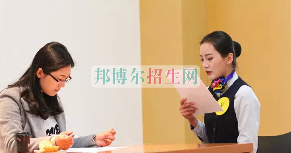 成都航空旅游職業(yè)學(xué)校開(kāi)啟新學(xué)期首場(chǎng)招聘，場(chǎng)面火爆美女如云