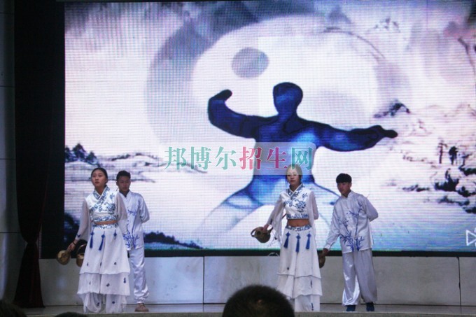 天府新區(qū)成人中等專業(yè)學(xué)校“美好新區(qū)，千年廣都”