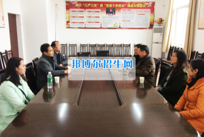 川南幼兒師范高等?？茖W(xué)校考察交流并巡查實(shí)習(xí)生情況