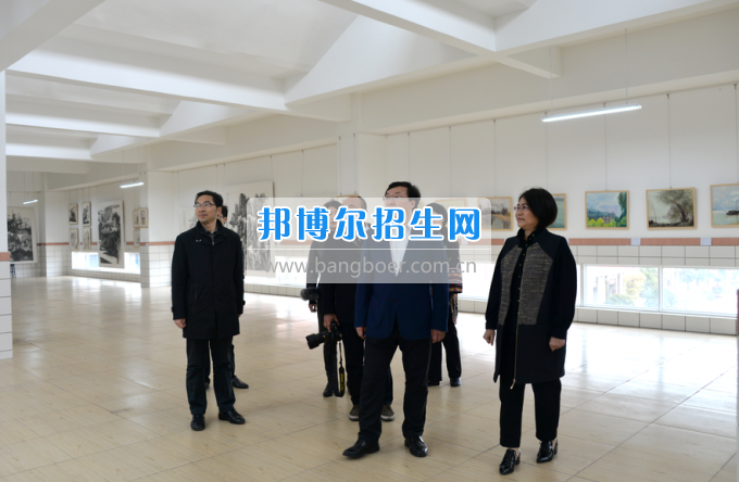 川南幼兒師范高等?？茖W校作“互聯(lián)網(wǎng)+教育”專題報告