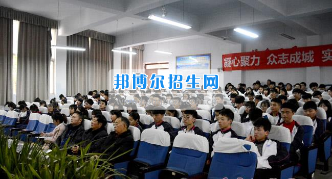 南充市建華職業(yè)中學(xué)開展“黨史國史進(jìn)校園”主題宣講活動