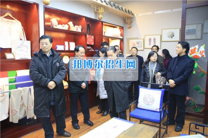 四川音樂學(xué)院黨委書記、院長林戈爾教授一行到川北幼兒師范高等?？茖W(xué)?？疾? width=