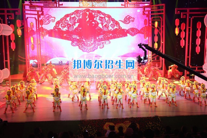 川北幼兒師范高等?？茖W(xué)校參演廣元春晚 服務(wù)地方文化