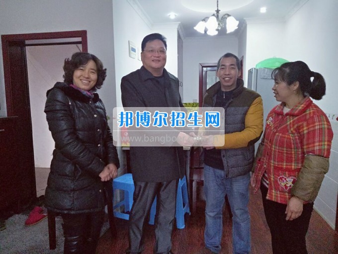 重慶航天職業(yè)技術(shù)學(xué)院關(guān)心學(xué)生生活、關(guān)注學(xué)生成長