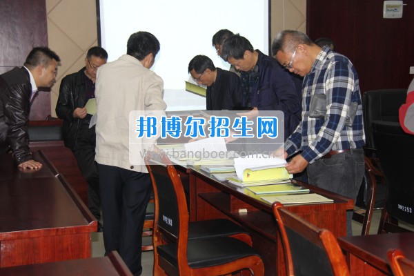 四川省德陽(yáng)市師培機(jī)構(gòu)負(fù)責(zé)人來重慶市江津區(qū)師范進(jìn)修學(xué)?？疾旖處熃逃ぷ? width=