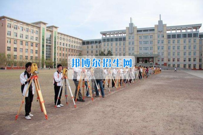 成都建筑工程施工技術(shù)學(xué)校報名條件