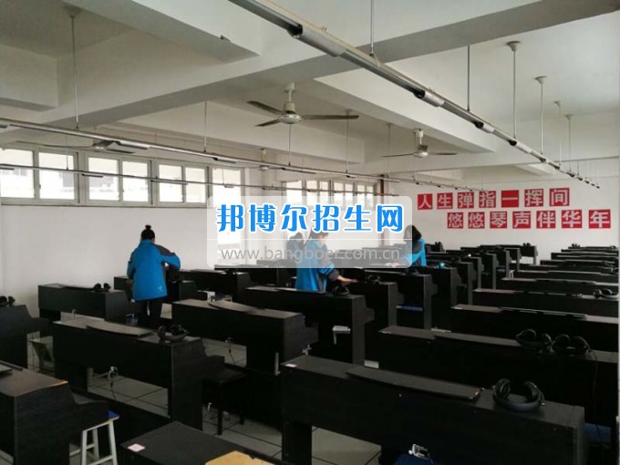成都電子信息學(xué)校2017春季開學(xué)札記