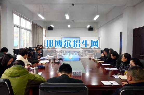 銅仁職業(yè)技術(shù)學(xué)院召開黨委(擴(kuò)大)會(huì)傳達(dá)學(xué)習(xí)全國(guó)兩會(huì)及相關(guān)會(huì)議精神