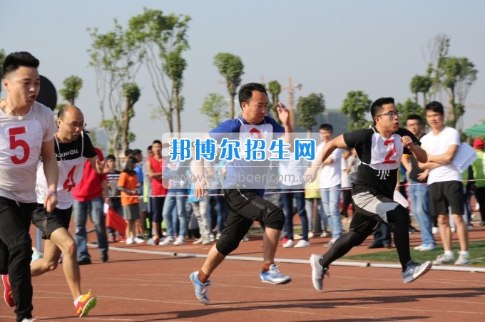 瀘州職業(yè)技術(shù)學院第十五屆“玉章”體育文化節(jié)順利閉幕