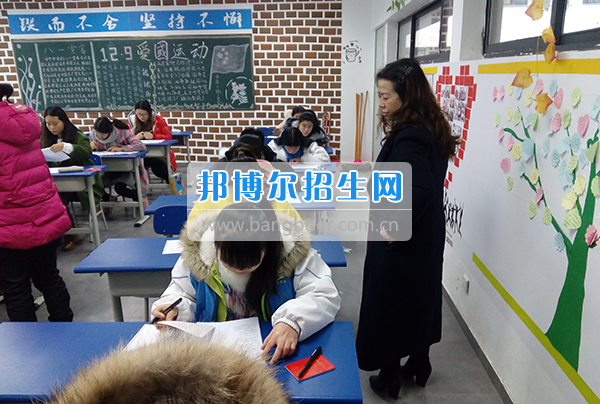 畢節(jié)醫(yī)學(xué)高等?？茖W(xué)校抓考風(fēng)、嚴(yán)考紀(jì)、提質(zhì)量