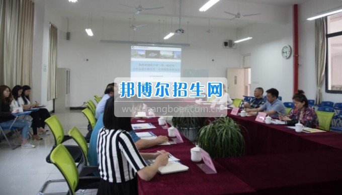 四川省一帶一路促進(jìn)會(huì)會(huì)長林忠清一行來四川省經(jīng)濟(jì)管理學(xué)校參觀考察，共同商建“一帶一路國際職業(yè)教育中心”