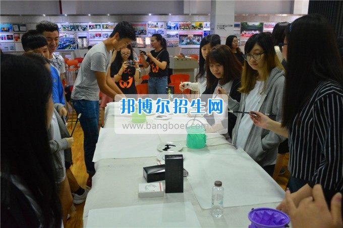 四川長江職業(yè)學院漢語港標課程走進四川文化產(chǎn)業(yè)職業(yè)學院