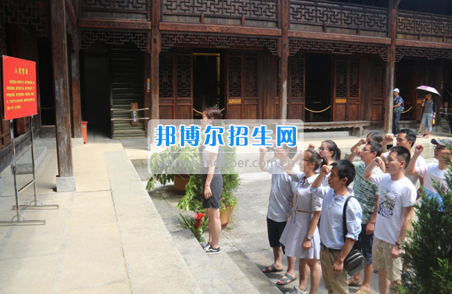 黔南民族醫(yī)學(xué)高等?？茖W(xué)校開展踐行“兩學(xué)一做”做到“知行合一”學(xué)習(xí)