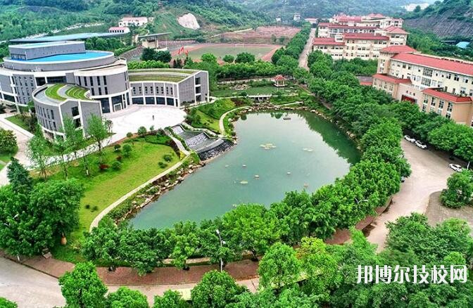 重慶女子職業(yè)高級中學(xué)2020年報名條件、招生要求、招生對象