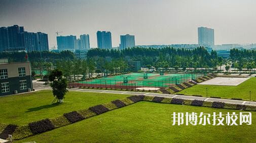 重慶城市建設(shè)技工學(xué)校2020年報(bào)名條件、招生要求、招生對象