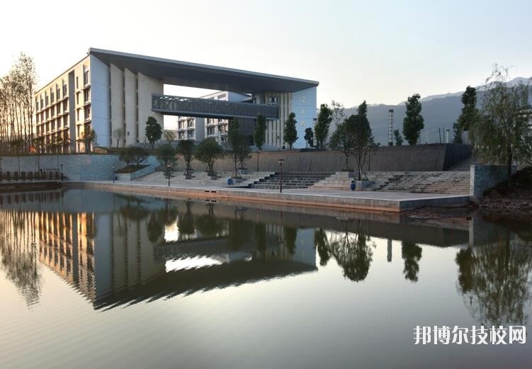 重慶農(nóng)業(yè)機(jī)械化學(xué)校怎么樣、好不好