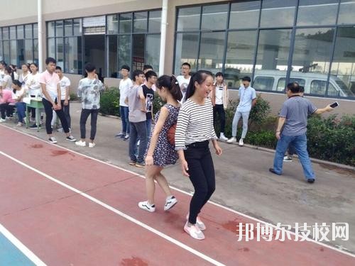成都翰林職業(yè)技術(shù)學校2020年招生辦聯(lián)系電話