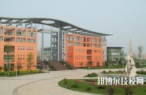 成都市中山職業(yè)技術(shù)學(xué)校2020年報(bào)名條件、招生要求、招生對(duì)象