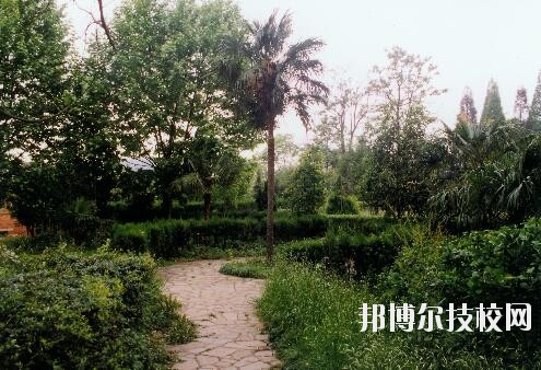 貴州林業(yè)學(xué)校2020年報名條件、招生要求、招生對象