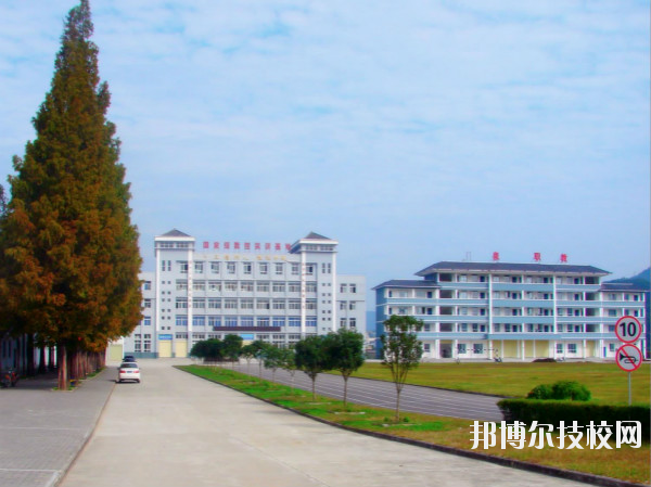 石泉縣職業(yè)教育中心2020年報名條件、招生要求、招生對象