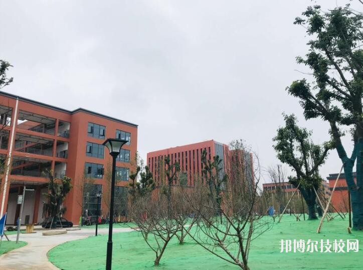 重慶五一高級(jí)技工學(xué)校2020年報(bào)名條件、招生要求、招生對(duì)象
