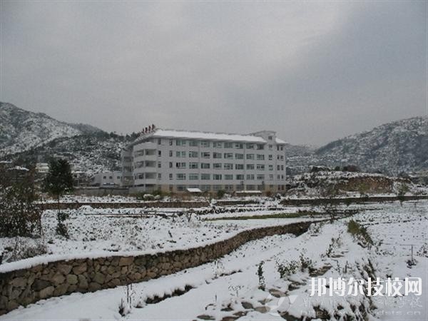 樂清市雁蕩山旅游學(xué)校2020年學(xué)費、收費多少 