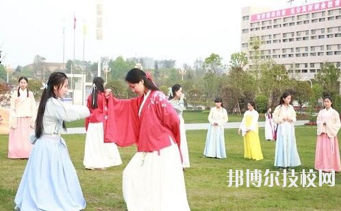 畢節(jié)衛(wèi)生學(xué)校2020年學(xué)費、收費多少