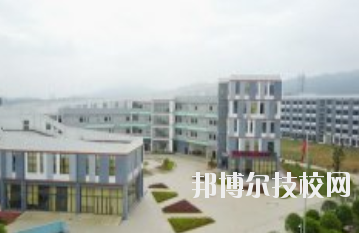 江西輕工業(yè)高級(jí)技工學(xué)校2020年學(xué)費(fèi)、收費(fèi)多少
