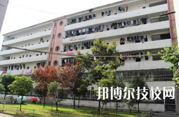 江西輕工業(yè)高級(jí)技工學(xué)校2020年報(bào)名條件、招生要求、招生對(duì)象