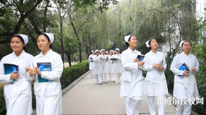  重慶渝東衛(wèi)生學(xué)校2020年報名條件、招生要求、招生對象