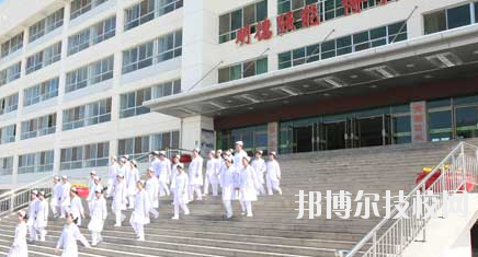 甘肅省酒泉衛(wèi)生學(xué)校2020年學(xué)費、收費多少