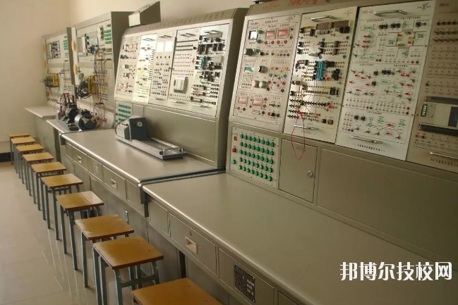 宜春工業(yè)學(xué)校2020年報(bào)名條件、招生要求、招生對(duì)象 