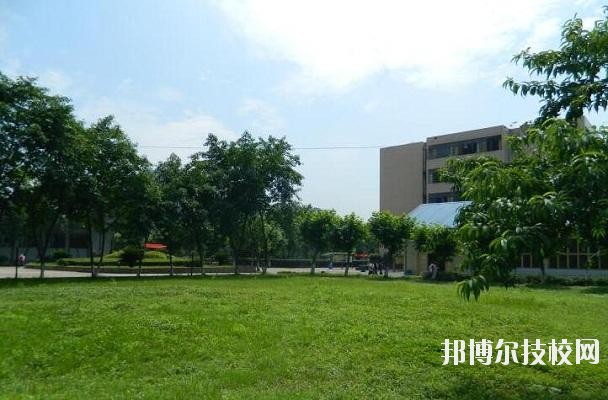 成都廣播電視中等專(zhuān)業(yè)學(xué)校2020年報(bào)名條件、招生要求、招生對(duì)象