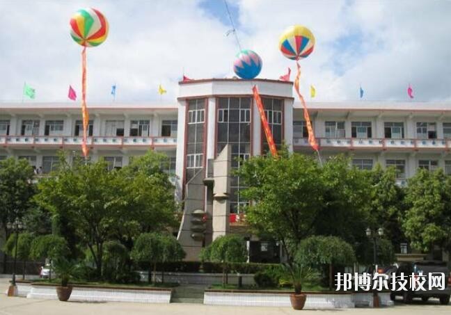 畢節(jié)財(cái)貿(mào)學(xué)校2020年報(bào)名條件、招生要求、招生對象