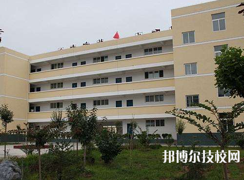 鳳縣職業(yè)教育中心2020年報名條件、招生要求、招生對象