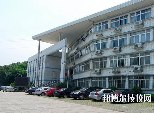 鄞州職業(yè)高級(jí)中學(xué)2020年報(bào)名條件、招生要求、招生對(duì)象