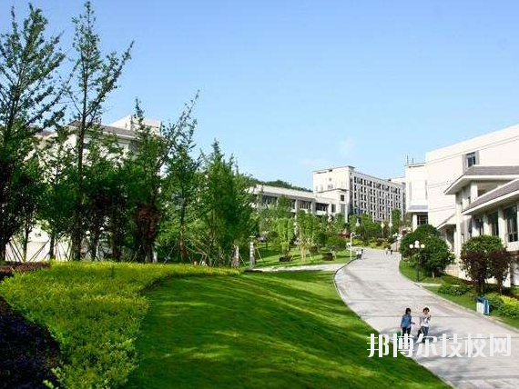 重慶第二交通技工學(xué)校2020年報名條件、招生要求、招生對象