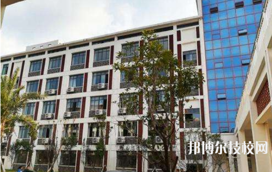 江西井岡山經(jīng)貿(mào)學(xué)校2020年報(bào)名條件、招生要求、招生對(duì)象