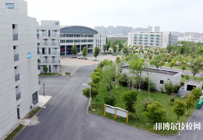 江蘇丹陽(yáng)中等專(zhuān)業(yè)學(xué)校2020年宿舍條件