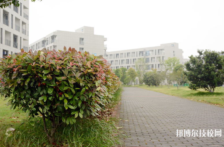 江蘇丹陽(yáng)中等專業(yè)學(xué)校2020年報(bào)名條件、招生要求、招生對(duì)象