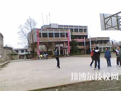 貴州龍里中等職業(yè)學(xué)校2020年報名條件、招生要求、招生對象