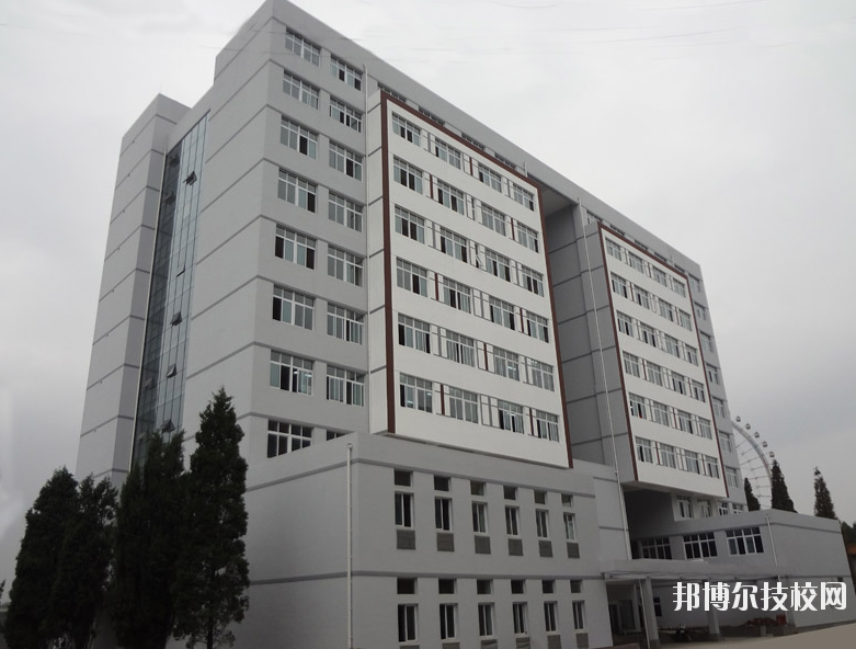 貴陽白云職業(yè)技術(shù)學(xué)校2020年報(bào)名條件、招生要求、招生對象